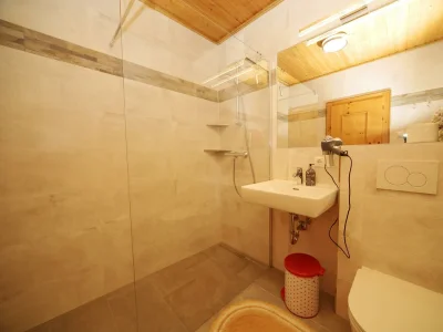 Apartment Apartment 5 Pax/2 Schlafräume/Du od. Bad, WC - Features photo 23