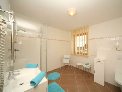 Apartment Hauser Kaibling: 1 Schlafraum/Dusche, WC - Features photo 44