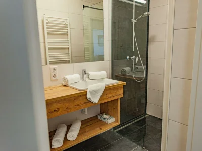 Apartment Happy Aich 2, Bad, WC, 1 Schlafraum - Features photo 16