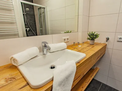 Apartment Happy Aich 1, Bad, WC, 2 Schlafräume - Features photo 14