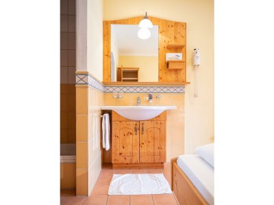 Holiday room Doppelzimmer mit Dusche od. Bad, WC mit Balkon - Features photo 43
