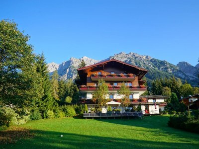 Holiday room Komfort Doppelzimmer mit Dusche, WC, Südbalkon in Ramsau am Dachstein - Holiday room