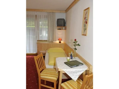 Holiday room Einzelzimmer mit Dusche, WC - Features photo 10