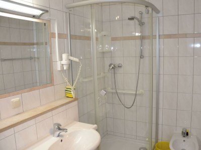 Apartment A Ferienhaus/2 Schlafräume/Dusche, Bad, - Features photo 35