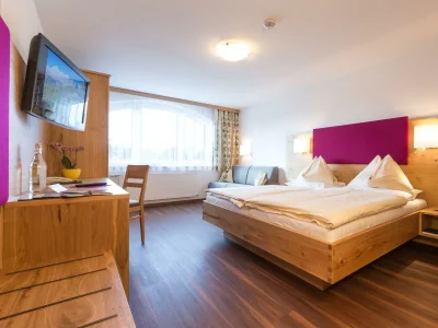 Holiday room Komfort Doppelzimmer Groß ohne Balkon mit DU/WC - Features photo 71