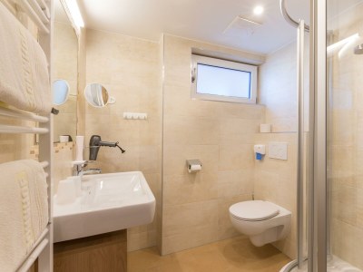 Holiday room Komfort Doppelzimmer Groß ohne Balkon mit DU/WC - Features photo 72