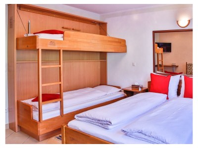 Holiday room Familienzimmer, Dusche, WC - Features photo 30