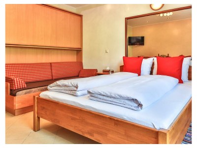 Holiday room Familienzimmer, Dusche, WC - Features photo 31