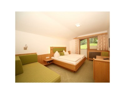 Holiday room Dreibettzimmer mit Dusche od. Bad, WC - Features photo 89