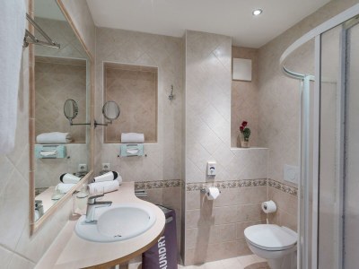 Apartment Deluxe Apartment im Gartenhotel Rosenhof - Features photo 87