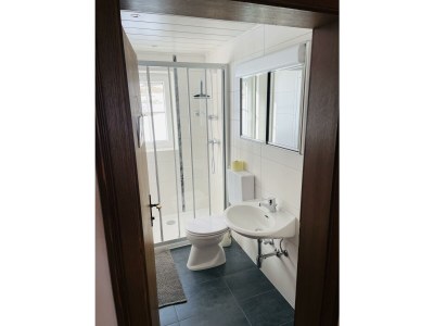 Holiday room Zimmer 1 - Dreibettzimmer, Dusche, WC - Features photo 19