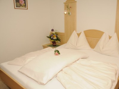 Holiday room Familien - u. Mehrbettzimmer mit Dusche f. 4 Pers. - Outdoor photo 7