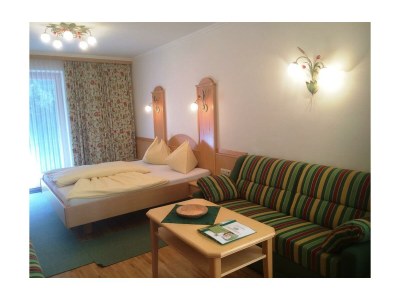 Holiday room Familien - u. Mehrbettzimmer mit Dusche f. 4 Pers. - Features photo 26