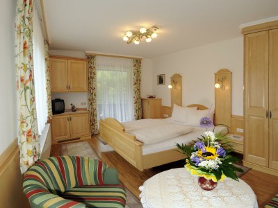 Holiday room Familien - u. Mehrbettzimmer mit Dusche f. 4 Pers. - Features photo 27