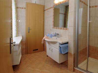 Holiday room Familien - u. Mehrbettzimmer mit Dusche f. 4 Pers. - Features photo 29