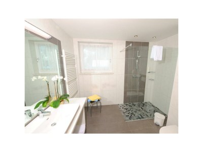 Holiday room Familienzimmer, Dusche, WC, Komfort - Features photo 31