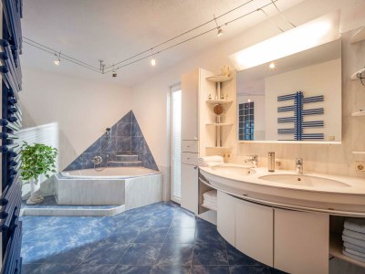 Apartment Appartement/Fewo, Dusche und Bad, WC, 3 Schlafräum - Outdoor photo 8