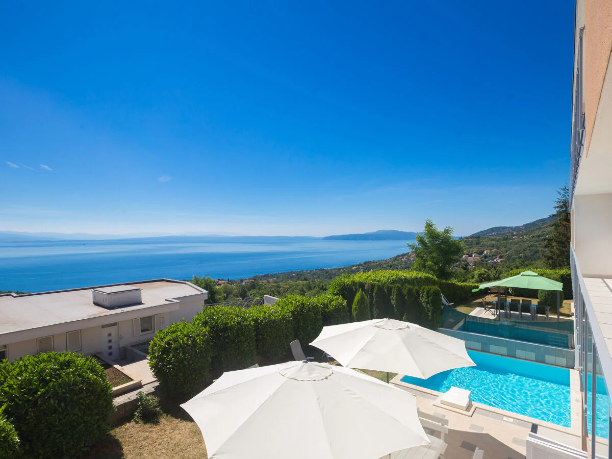 Villa Villa THALASSA mit beheiztem Pool und Meerblick bei Opatija