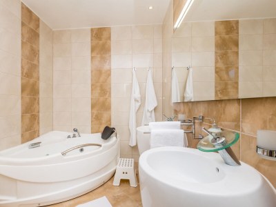 Villa Villa THALASSA mit beheiztem Pool und Meerblick bei Opatija - Features photo 36