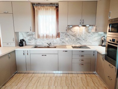 Villa Traditional Estate Pool Garden - Features photo 12