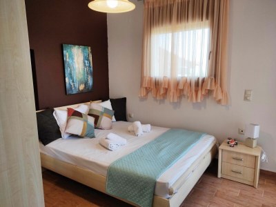 Villa Traditional Estate Pool Garden - Features photo 13