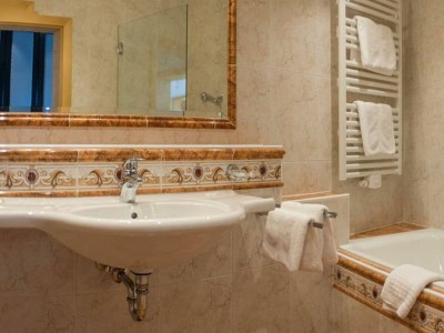 Apartment Apartment/2 Schlafräume/Bad, WC Typ III - Features photo 13