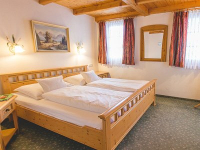 Apartment Apartment, 2 Schlafräume, Dusche od. Bad, WC - Features photo 15