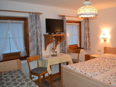 Holiday room Dreibettzimmer mit Dusche und WC - Features photo 24