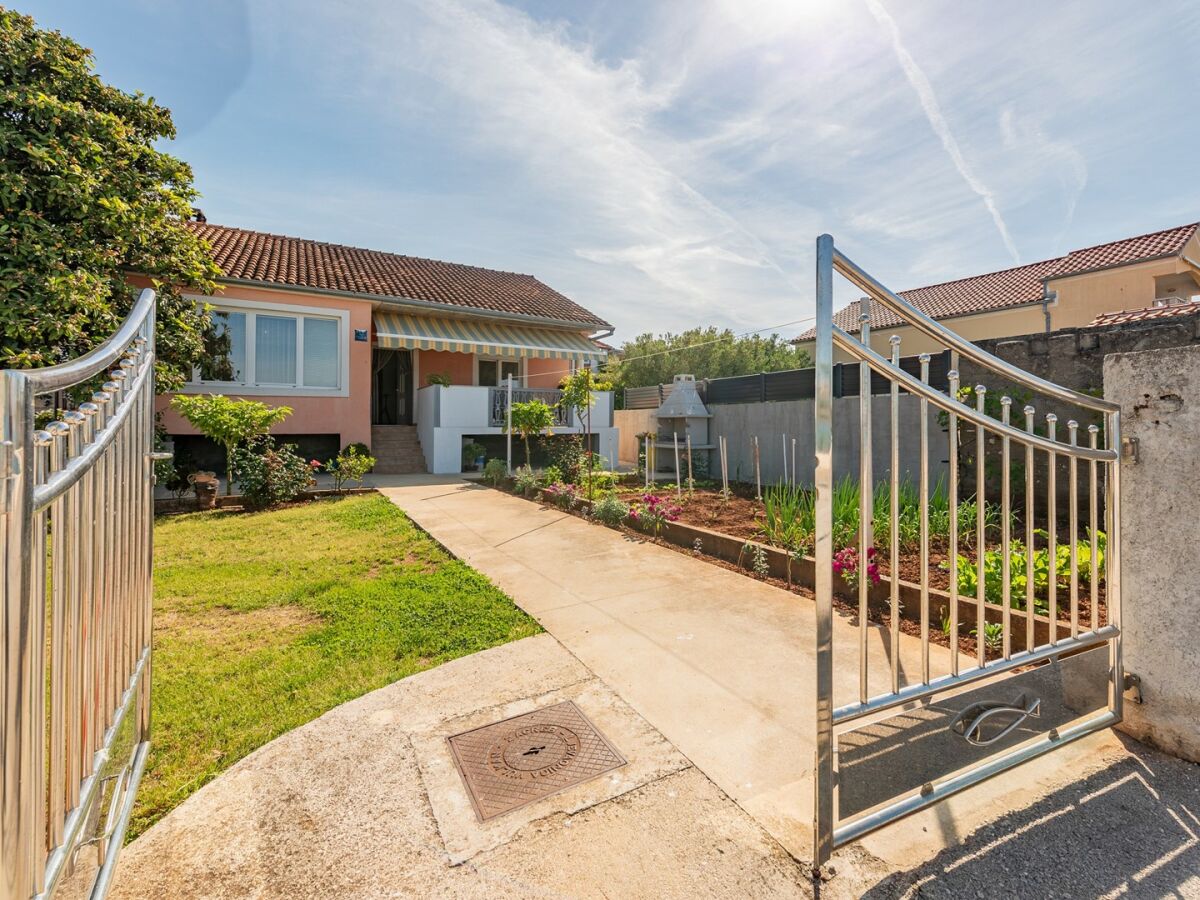 Apartment Holiday House Anica - Outdoor photo 2