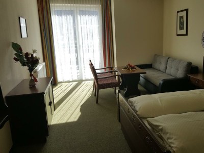 Holiday room Doppelzimmer, Dusche oder Bad, WC, Balkon - Features photo 33