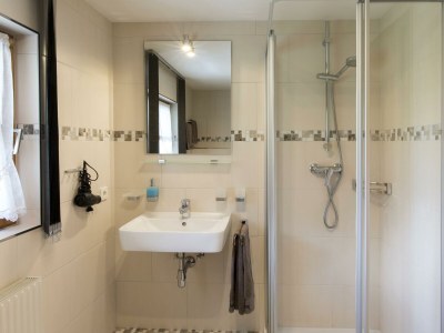 Holiday room Doppelzimmer 1 mit Dusche, WC - Features photo 33