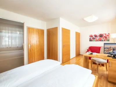 Holiday room Doppelzimmer mit Dusche oder Bad, WC ohne Balkon - Features photo 43