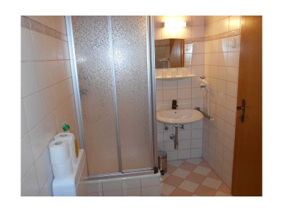 Apartment App. Ahorn /1 Schlafraum/Dusche, WC - Features photo 34