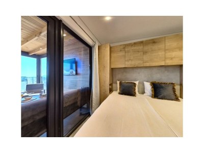 Mobile home Kashhouse Luxury Mobile Home - Features photo 20