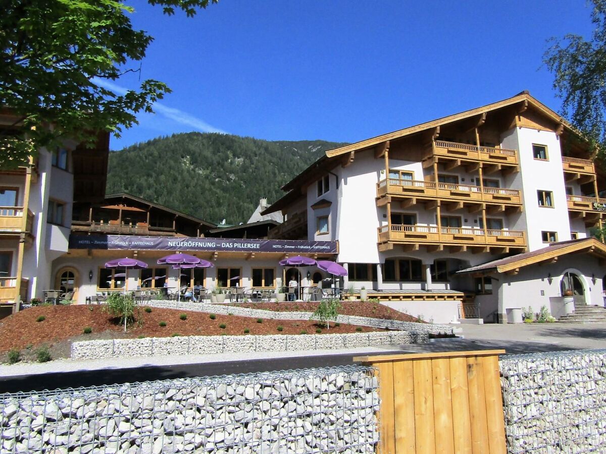 Apartment Appartement/Fewo, Küche, WZ, 3 SZ, 3DU/WC, Balkon - Outdoor photo 2