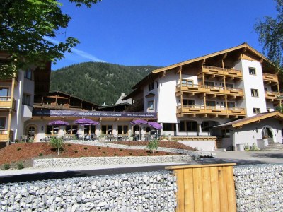 Apartment Appartement/Fewo, Küche, WZ, 3 SZ, 3DU/WC, Balkon - Outdoor photo 2