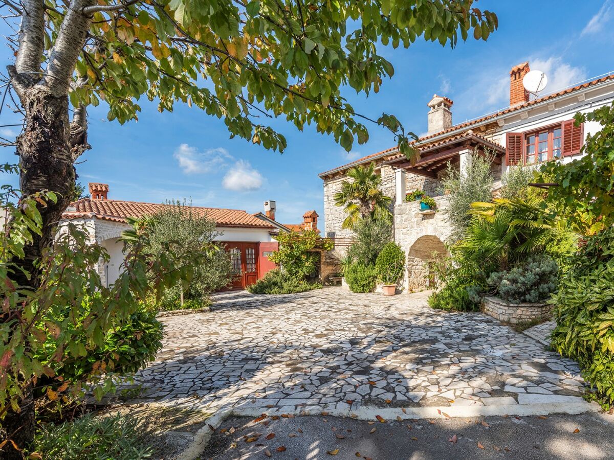 Apartment Apartment House Peresiji - AUA Two-bedroom apartment with shared pool