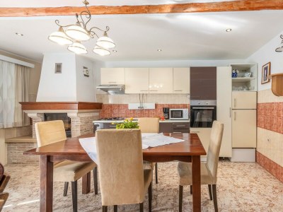 Apartment Apartment House Peresiji - AUA Two-bedroom apartment with shared pool - Features photo 20