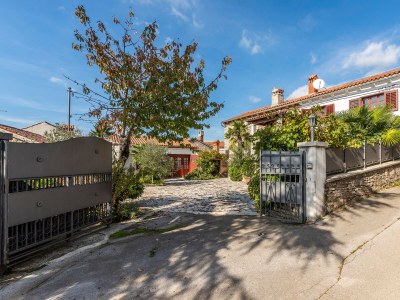Apartment Apartment House Peresiji - AUB Three-bedroom apartment with shared pool - Outdoor photo 3
