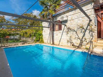 Apartment Apartment House Peresiji - AUB Three-bedroom apartment with shared pool - Outdoor photo 5