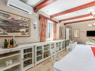 Apartment Apartment House Peresiji - AUB Three-bedroom apartment with shared pool - Features photo 11