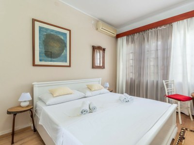Apartment Apartment House Peresiji - AUB Three-bedroom apartment with shared pool - Features photo 15