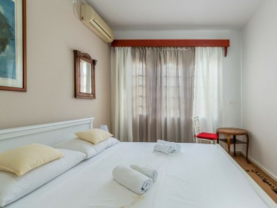 Apartment Apartment House Peresiji - AUB Three-bedroom apartment with shared pool - Features photo 16