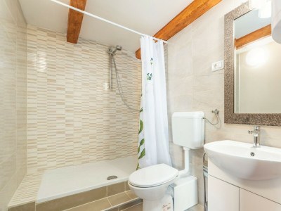 Apartment Apartment House Peresiji - AUB Three-bedroom apartment with shared pool - Features photo 27