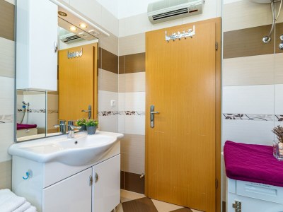 Apartment Apartments Mara Liznjan - One bedroom A4 - Features photo 16