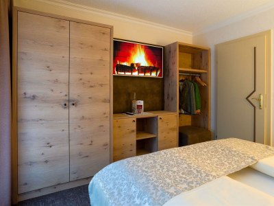 Holiday room Hotelappartement mit Du, WC 2-4 Pers. Eggalm - Features photo 84