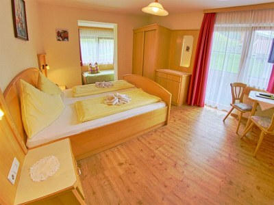 Holiday room Doppelzimmer+Zusatzb. DU, Balkon,WC ab 4 Nächte HP - Outdoor photo 10