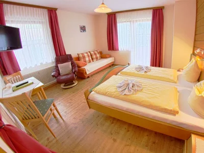 Holiday room Familienzimmer TYP 2, DU, WC, Balkon ab 4 N. HP - Features photo 60