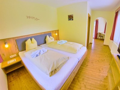 Holiday room Familienzimmer TYP 2, DU, WC, Balkon ab 4 N. HP - Features photo 64