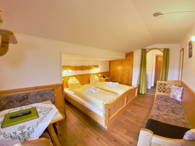 Holiday room Dach-Doppelzimmer mit Balkon, ab 4 Nächte HP - Features photo 61